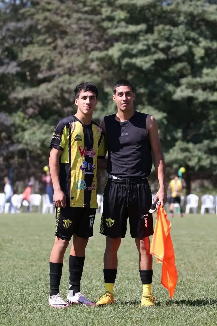 HeterosPY2's tweet photo. Turro futbolista de caacupe 👀
Ya sabennn... fero 🍆 https://t.co/pv11XabwbE