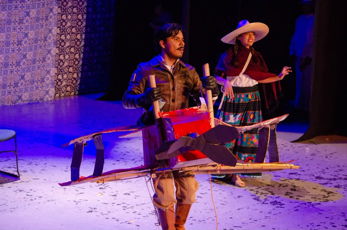 PylyPyly2's tweet photo. Recordar a Víctor Puebla es reconocer a quienes dedicaron su vida a llevar el teatro al pueblo. El IX Festival celebró su legado con grandes presentaciones. 

#TeatroPopular ❤️‍🔥 https://t.co/WSNcjWuyhV