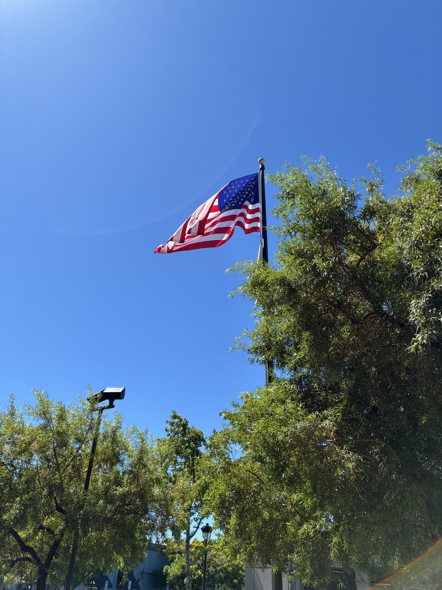 AsakaOfficial's tweet photo. おはようございます☀️
無事にアメリカ着きました( ˆ꒳ˆ ).ᐟ.ᐟ

ただいま〜！凱旋ワンマン楽しんできます！ https://t.co/LmqwMihkoZ
