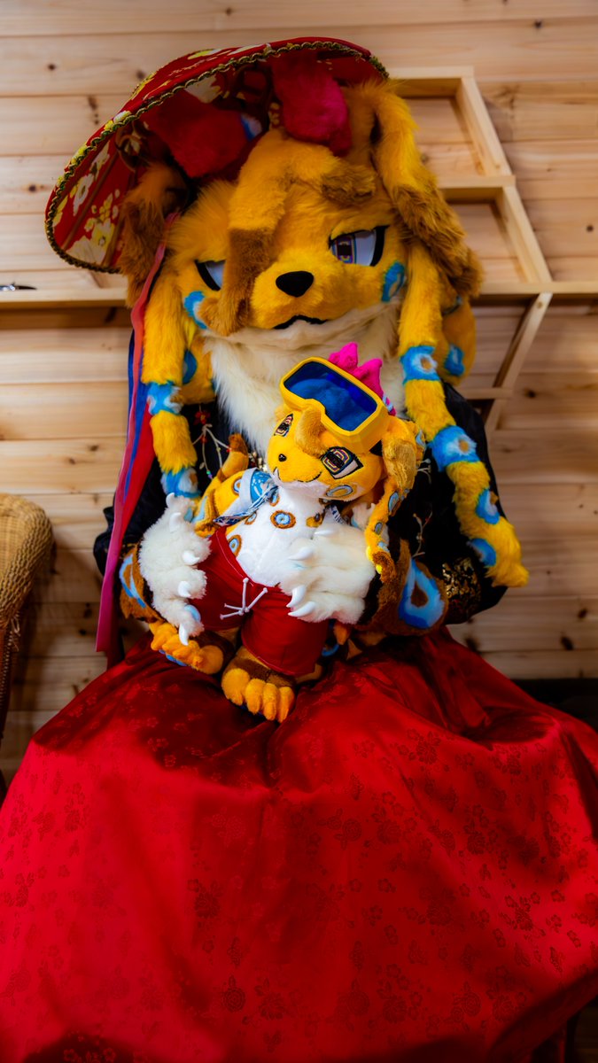 SK2i_PO's tweet photo. 예쁜 나와 나 🐙
📷: @FurNemB 

#FursuitFriday #FursuitEveryday #Fursuit https://t.co/hsGE0qo52Y