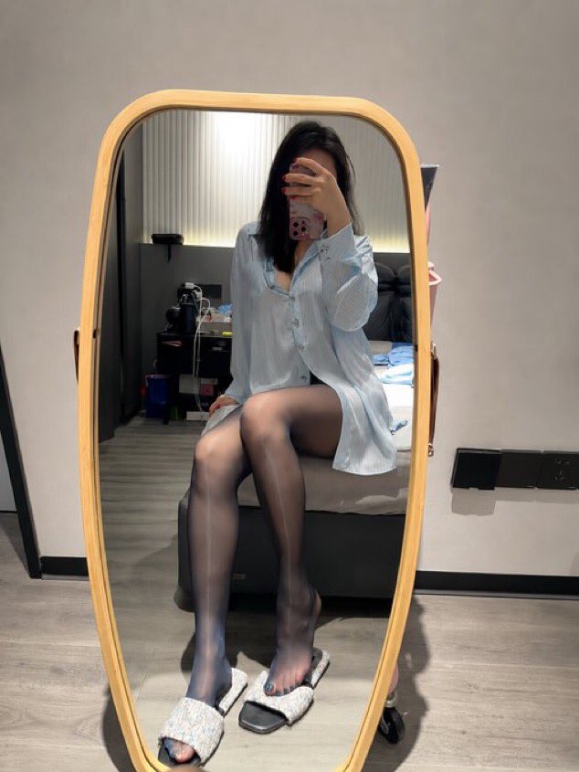 LadiButtafli's tweet photo. 这可是精心搭配的一套 https://t.co/Ocd9vqBhWi