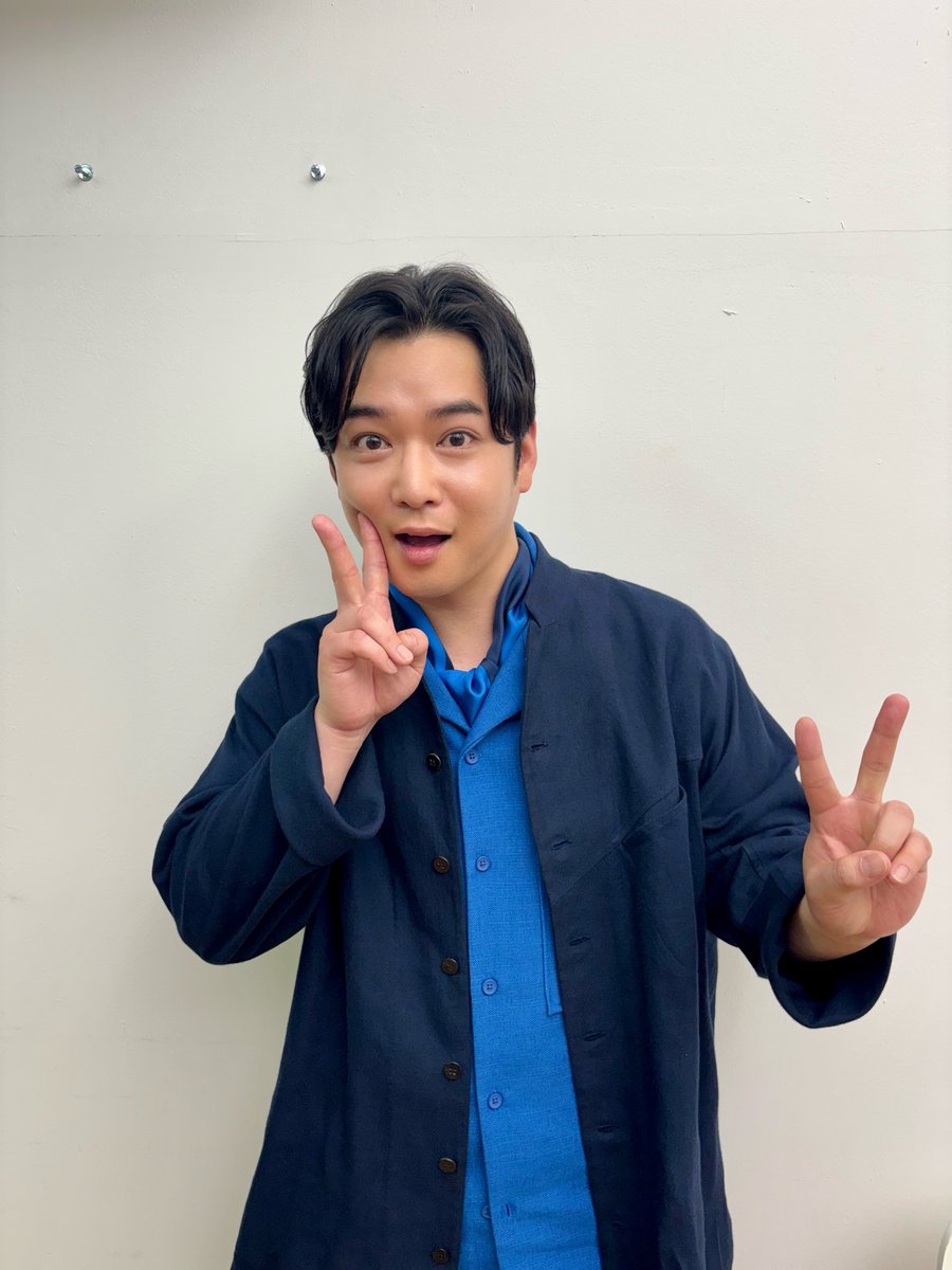 mochiron_ltd's tweet photo. #二階堂朝陽は助けに来る
#千葉雄大 さんのオフショット公開📷

チケット先行販売受付中です🎫
🌟テレ朝チケット
https://t.co/73soR9P5bt
🌟イープラス
https://t.co/qZiuWL3A5y
🌟ローチケ
https://t.co/vTC2xqUCGq

公演HPはこちら👔
https://t.co/0dslZHvaUv https://t.co/0tNAqtJ4lj