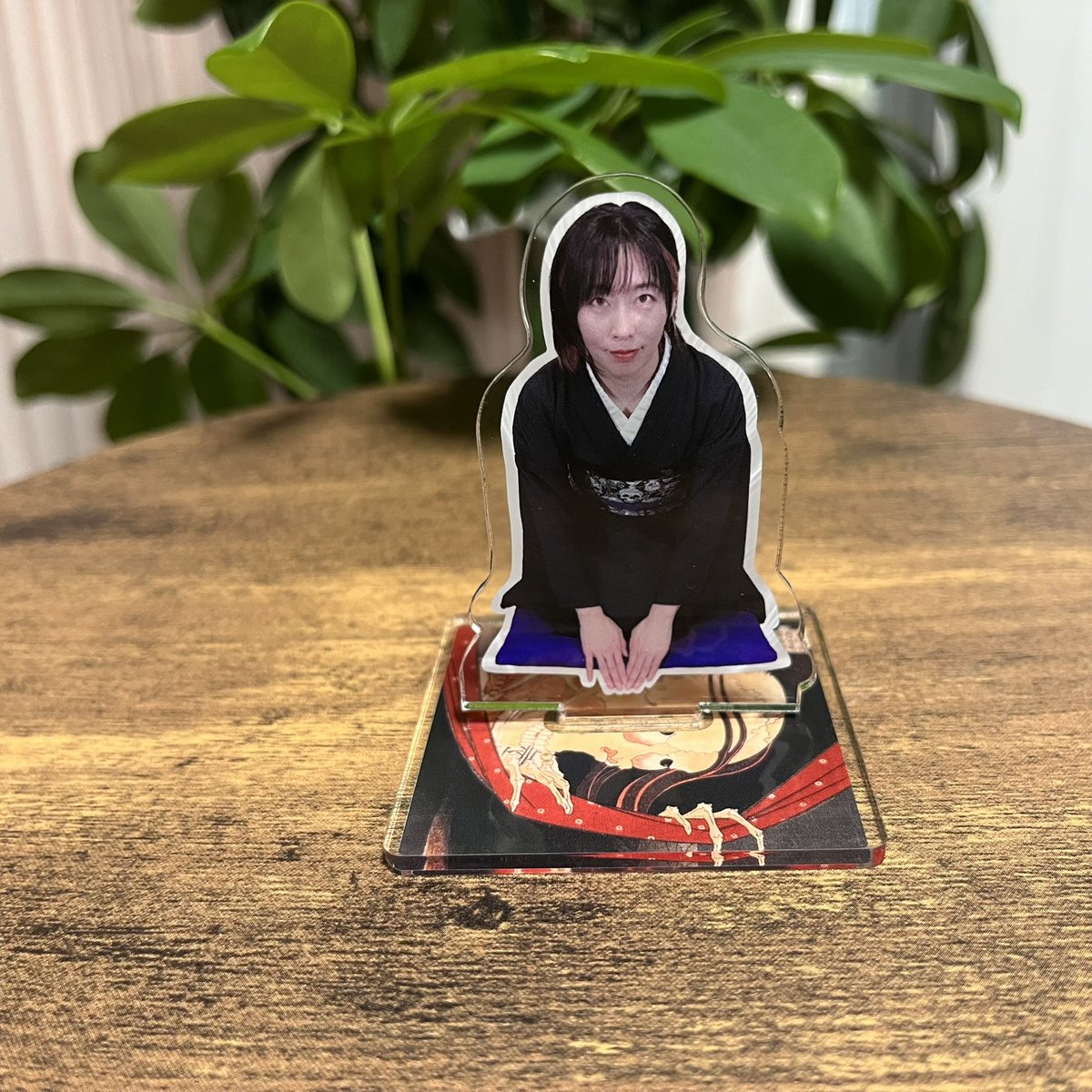 senka_ushidaki's tweet photo. お暑うございます。

売り切れていたアクスタ、２種類とも再入荷しました。出かける直前に届きました！
発送は28日以降となります。

https://t.co/iIbWSGAkin

＃せんかや https://t.co/5QzhWDRjVB