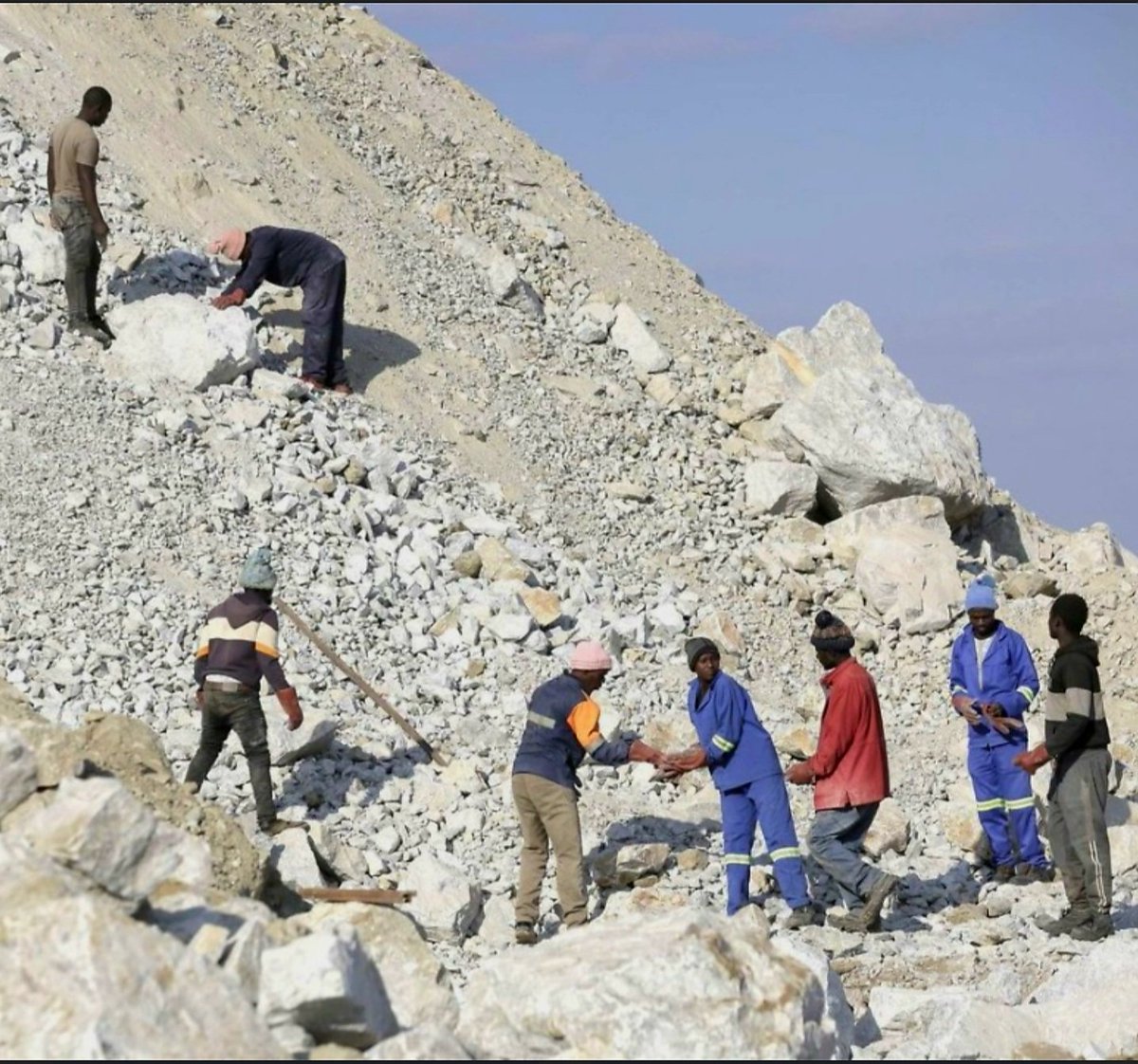 NewsHawksLive's tweet photo. By transforming an old emerald mine into a JORC-compliant lithium powerhouse, the state-owned enterprise has secured the necessary foreign investment to anchor itself in the global EV supply chain. 
If the country successfully navigates its upcoming 2027 export ban, Sandawana will transition from a simple extraction site into a highly sophisticated industrial hub for green energy minerals.
Sandawana’s transformation from a fading 20th-century gemstone pit into a vanguard of the 21st-century energy transition gives Zimbabwe a chance to rebuild its economy on a renewed mineral resource after squandering the Chiadzwa diamond mining opportunity in Marange, Manicaland.
By leveraging international capital to build local processing infrastructure, Mutapa Energy Resources has turned an old asset into an industrial hub. 
This shift proves that the ultimate value of African mineral wealth lies not just in what is buried in the earth, but policy, country risk, ease of doing business, investment and in the domestic capacity to refine it.