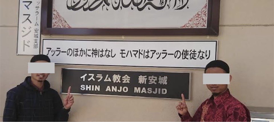 sorapiyo1111111's tweet photo. 日本に喧嘩売ってんの？

⬛︎【アッラーのほかに神はなし】
→わざわざ日本語訳