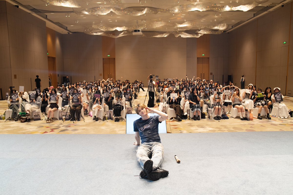 CutePocket25's tweet photo. 開啓幸福之門的鑰匙，是無數交匯的真心🩵

無比感謝以及感激所有在這一天來到現場的粉絲，你們的出現是最好的禮物🎁
感謝所有現場工作人員，是你們事無巨細地撐起了整個流程，所有人都是不可或缺的存在！
感謝藝人和藝人團隊，第一次合作就能如此的順暢和愉快，你們的支持和幫助我們都銘記在心！！
很想讓更多人能看到Yorch對舞台的熱情和對粉絲的真心，也希望這場FM能成為留存在Power們記憶里很久很久的美好回憶✨
下次再見的時候，一定要變的更幸福哦！！

#POW #YORCH  #BlowYourMind #요치 #POW_GRID