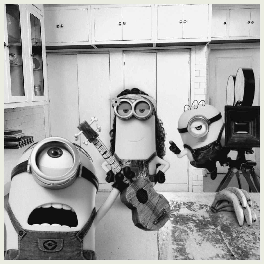 Minions's tweet photo. Minions, Fashion, Film https://t.co/CYBwq9qY8L