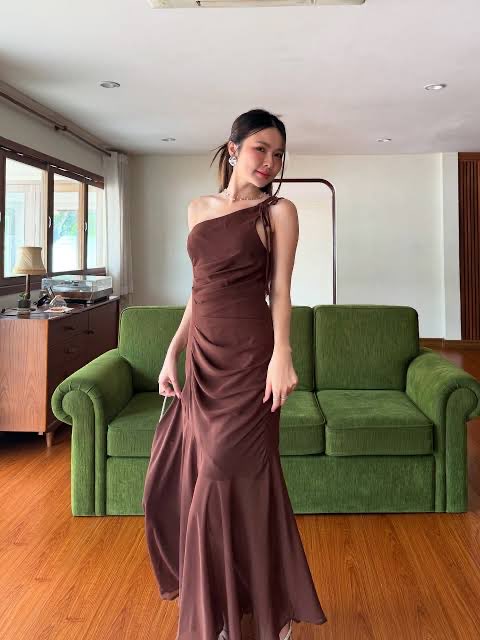Kharustudies's tweet photo. ขออนุญาตส่งต่อ เดรสแบรนด์ Venus.P ไซ���์S ราคา1400 ส่งฟรี 🤎🤎 มีตน.คือชายกระโปรงเป็นรอยดำ แต่ตอนใส่แล้วเดินไม่มีใครเห็นค่ะ รูปเพิ่มเติมDm นะคะ #เสื้อผ้ามือสอง #ส่งต่อ #โล๊ะตู้ #venusp #เสื้อผ้าแบรนด์ไอจี https://t.co/Ib9WyptS2u