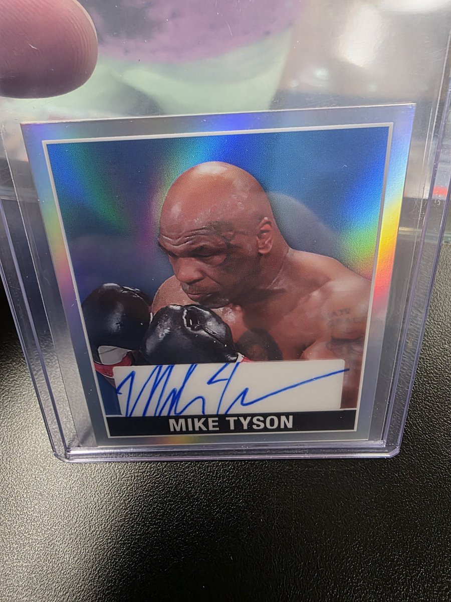 KnTSportscards's tweet photo. Some Highlights from the Leaf King of the Ring Product #kingofthering #leafsports #Kntsportscards #mrt #oneofone https://t.co/pUxG1Py8Gd