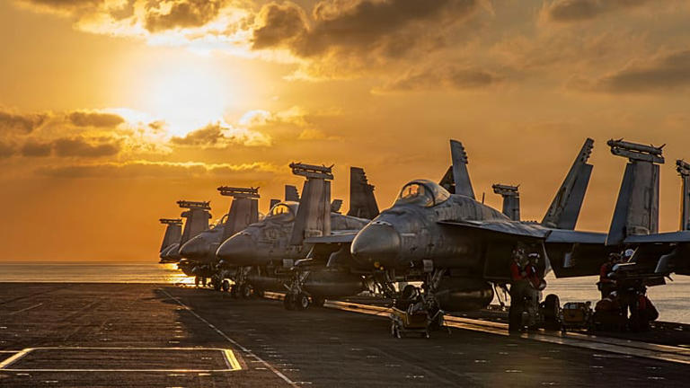 javieroldan's tweet photo. Advierte Irán a Bulgaria contra el despliegue de aviones militares de EE.UU https://t.co/5lytpD0VET https://t.co/FzNs67EYOt