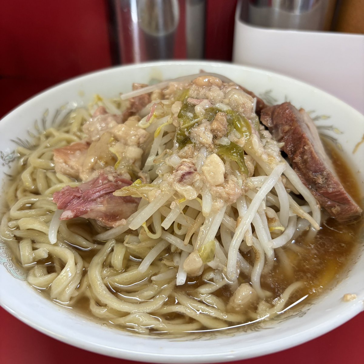 dkcraft_tomo's tweet photo. 上野毛　ラーメン二郎　上野毛店
小ラーメン　ヤサイ少なめアブラ多め
2026-85

#ラーメン https://t.co/ZlDc92GBc7