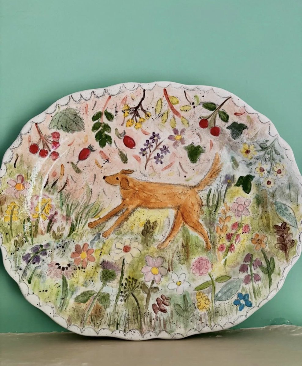 womensart1's tweet photo. Amelia Tuttiett, UK artist, teacher and potter who is inspired by nature #WomensArt #CeramicsArtWeek https://t.co/V6J8zePjIz