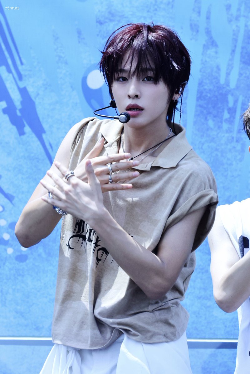 riwuu628's tweet photo. 260724 오늘 진짜 개잘생겼다 ㅇㅆ
#리쿠 #リク #RIKU #前田陸 
#NCTWISH #엔시티위시 https://t.co/GRA1Jo97pw