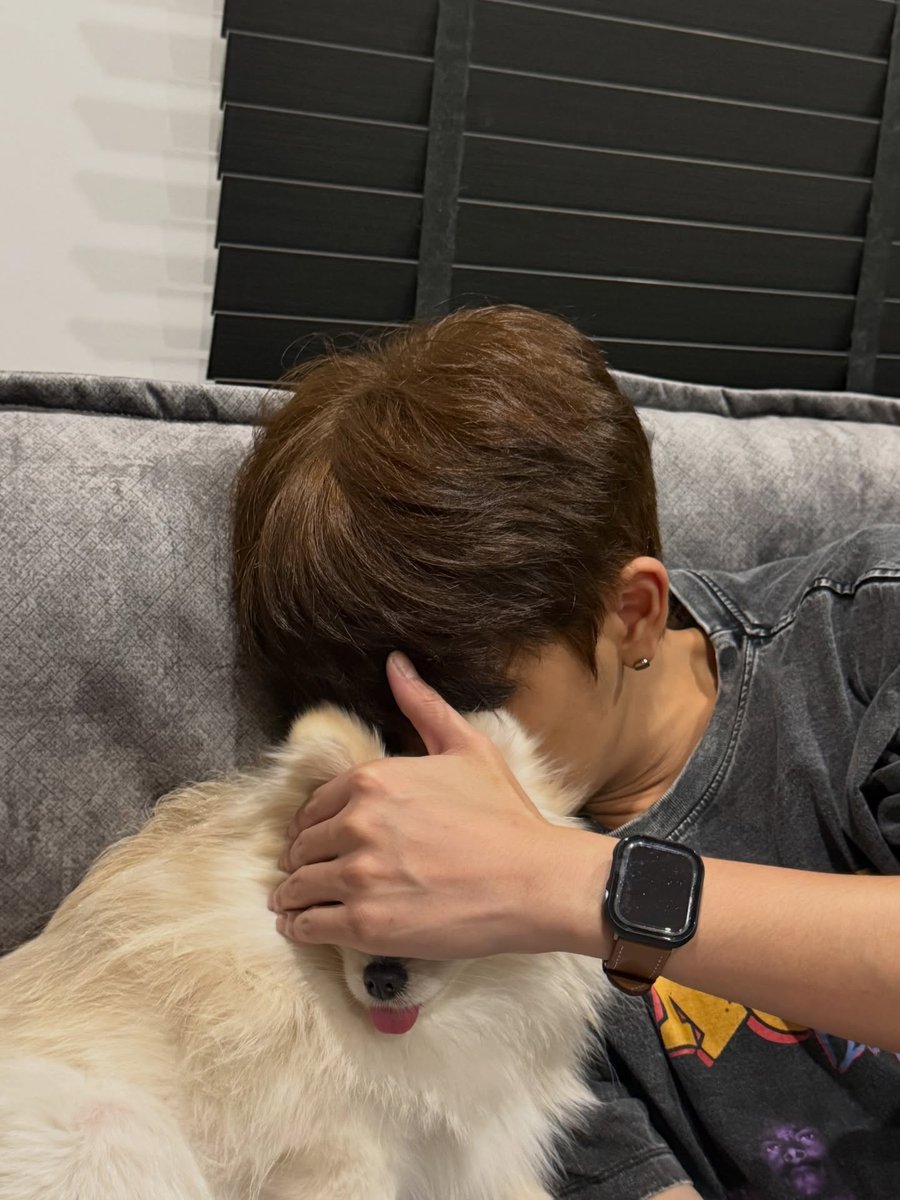 ChimonTrend's tweet photo. 𝗖𝗛𝗜𝗠𝗢𝗡 𝗨𝗣𝗗𝗔𝗧𝗘 24.07.2026

Peekaboo 🫣🤗✨

⟨ 📸 IG : pet.carsxr , chimonac ⟩

──── ୨୧ ────
#ชิม่อนไงจะใครหล่ะ
#ChimonWachirawit 
#ชิม่อนวชิรวิชญ์ https://t.co/CPPp6wNDzA