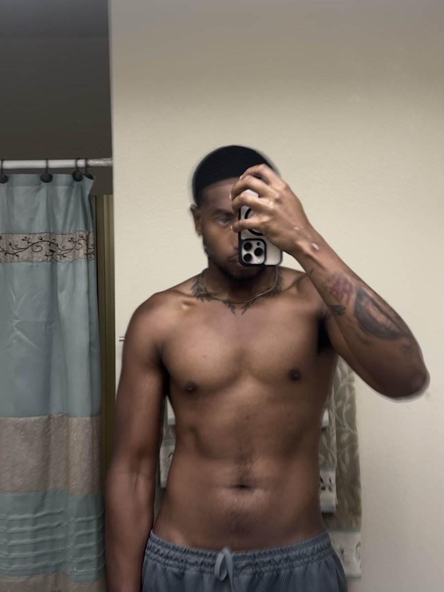 Da_vinchiii_'s tweet photo. Is there anime/cartoon character i remind you of? #ebony #chudai #wlw #mlm #wlm #philly #ie #nyc #atl #hung #abs #hentai https://t.co/HTnoWxqUXq