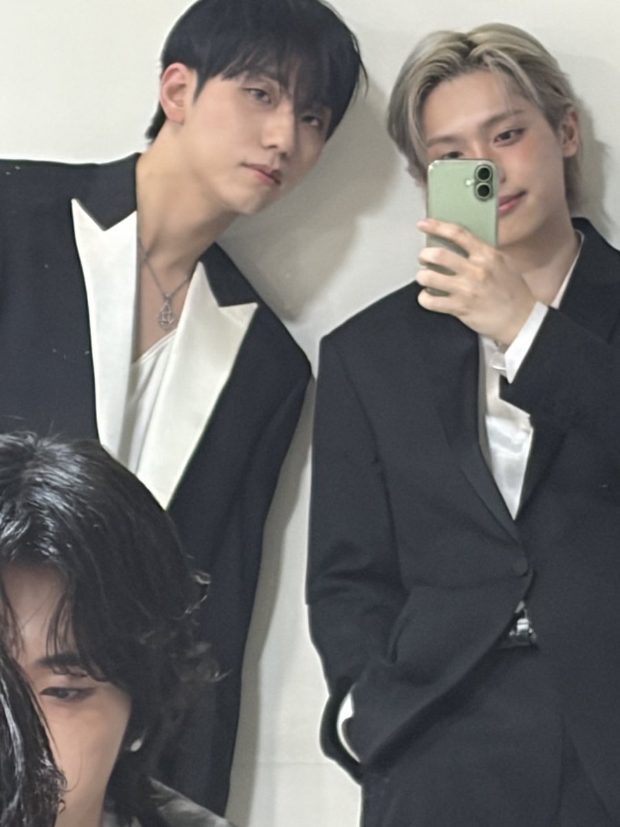 favornilon's tweet photo. 엄청좋다........ https://t.co/yDOqJatYwH