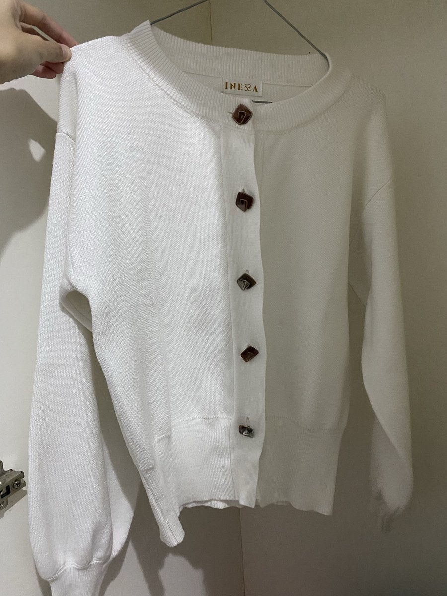 bybbeve's tweet photo. top kukai 50k
kaos putih 40k
cardi inessa putih 100k
tanktop inessa putih 80k NEW

bisa oren dom jogja https://t.co/ssUU2UzE80