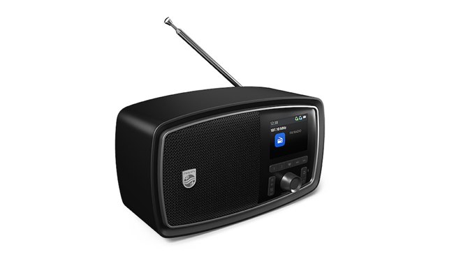 kakakucom's tweet photo. 【新製品ニュース】フィリップス、50sテイストのレトロなBluetoothスピーカー「Philips TAV2000」
https://t.co/2Rsd1Zpzck

📻2.5インチ フルレンジドライバー内蔵
📻ワイドFMラジオ(AM放送も受信可)に対応
📻背面に伸縮可能なテレスコピックアンテナ
📻USB-C充電、最大約15時間の連続再生

本日7月24日より発売！デザインも機能面も、レトロとモダンが同居したフィリップス オーディオ100周年記念モデルです。市場想定価格は9,980円。
