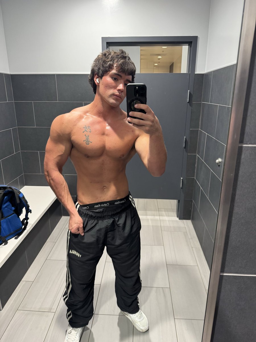 TattedWasian's tweet photo. Dm for more;) #chest #gym #paypig https://t.co/UVu1QCTE1o