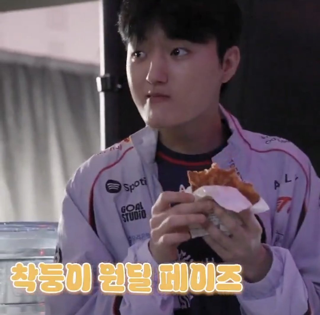 nya_day0_'s tweet photo. 착둥이 원딜 페이즈 https://t.co/nwOqL6HqV1