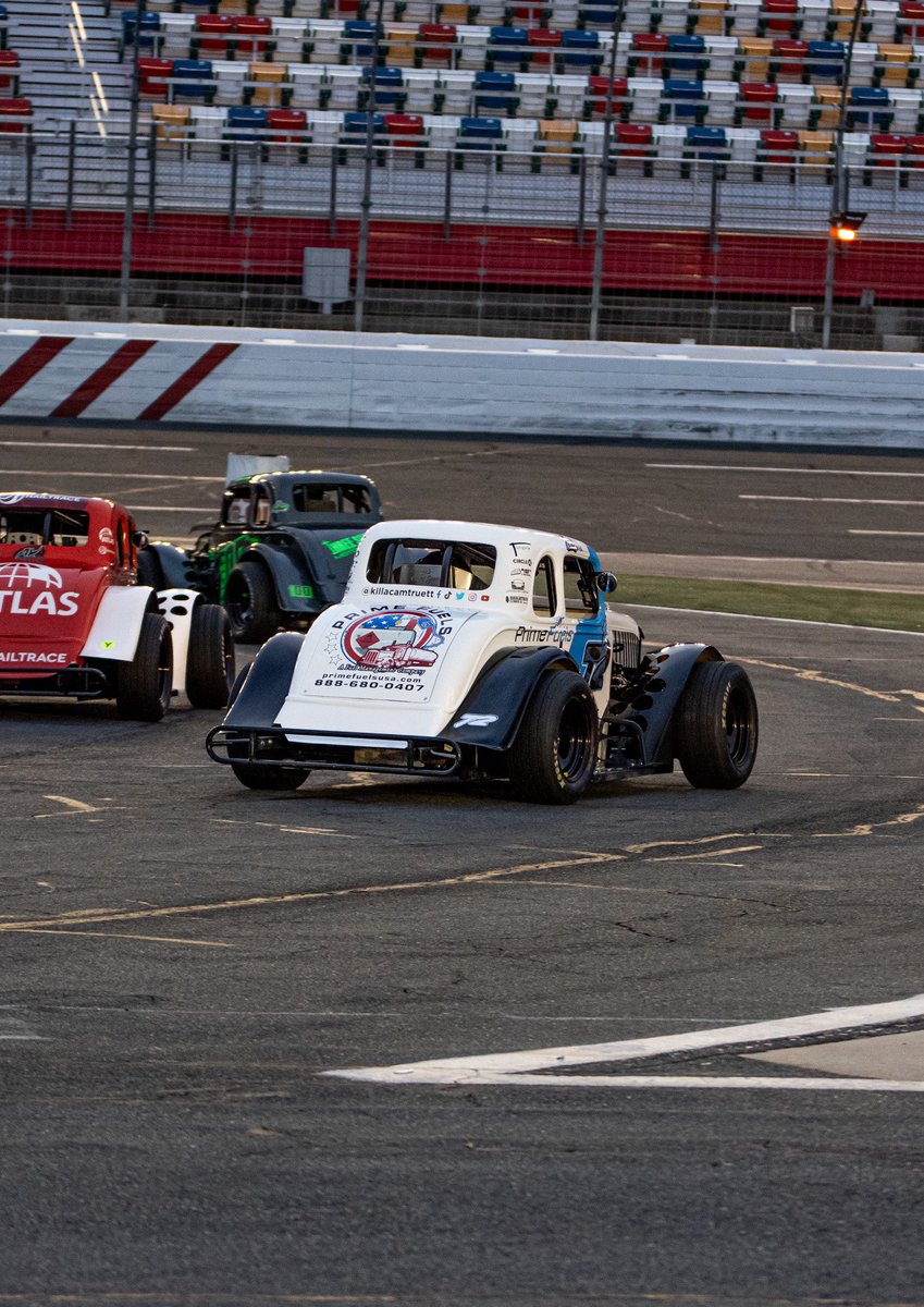 killacamtruett's tweet photo. Summer Shootout Rd. 9. We didn’t Qualify well. The car was tight &amp; I thought it was due to older tires so I didn’t provide the correct feedback &amp; we ended up starting in the back. In the Race, we drove from 28th to 8th &amp; then got hit in the side. We lost 10 spots finishing P17. https://t.co/Yt0YUsygxw