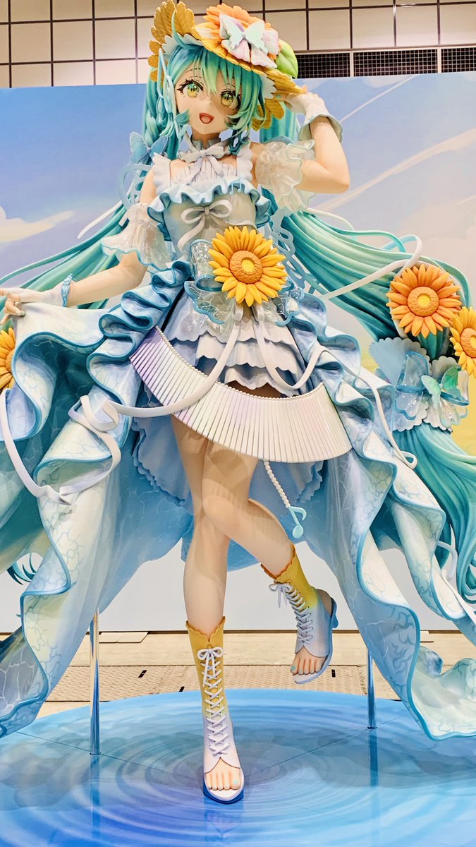 pinposan3939's tweet photo. これが今年のー！ソナーレひまわりちゃん🌻🌻

特にサイドと見下ろし角度が最っ高にカワイイぞ✨

#マジカルミライ2026 https://t.co/ALukclEA5U