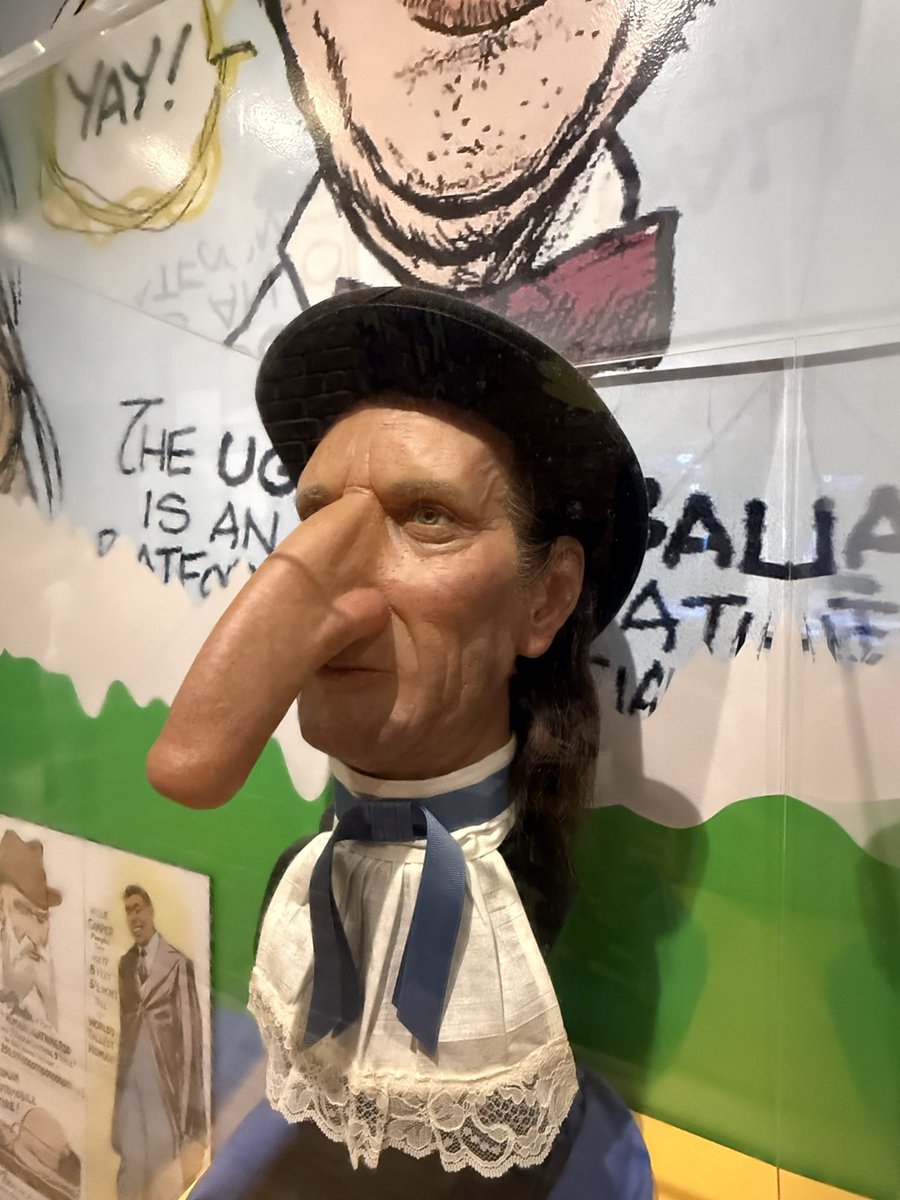 Castell89Rafy's tweet photo. El diazca jaja no es IA jaja es museo de cera de #cancun https://t.co/IZLqrzy8Ea