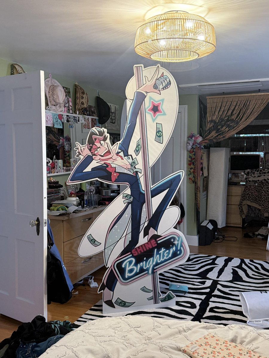 pinkkandijam's tweet photo. Friends snuck in while I was napping and left me the wildest birthday gift I was speechless https://t.co/DDYhCn4fTQ