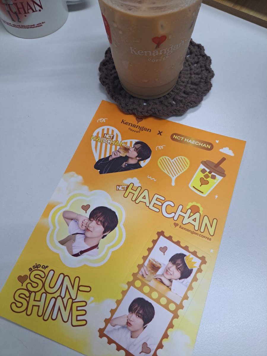mkhcnn's tweet photo. So, here in Malaysia 🇲🇾 we’ll be getting this cutie Haechan sticker with a yellow-orange background~ 🥹☀️💛🐻

cpto : @/haeechi22

#HAECHAN #해찬
#KopiKenangan
#KopiKenanganXNCTHAECHAN https://t.co/Svxoy4dKkt