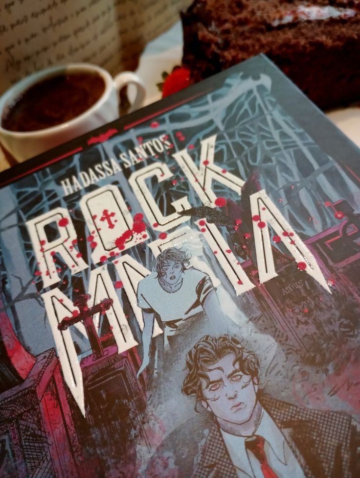 bIuespringgz's tweet photo. ꒰ 28 ꒱ . Rock Mafia (Hadassa Santos) https://t.co/B00WuibUDY