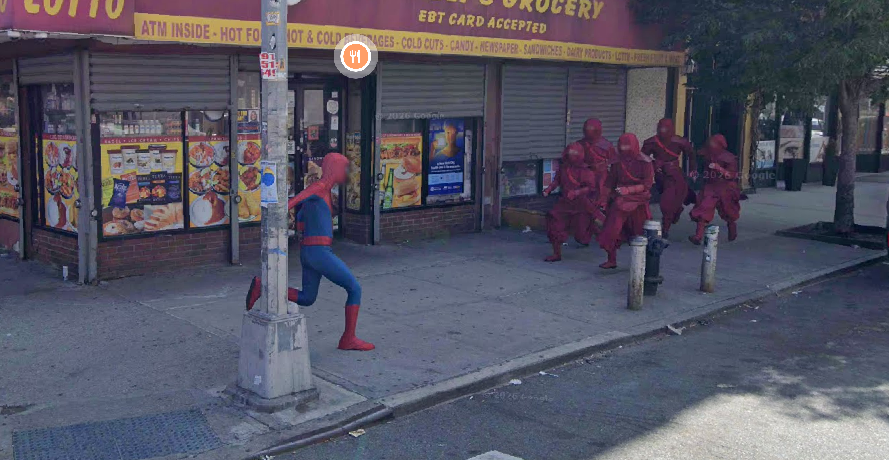 SiteJamesons's tweet photo. A Marvel/Sony fecharam uma parceria com o Google Maps. Agora se você passear pelas ruas de NY, encontrará o Homem-Aranha em diferentes pontos da cidade.

Coloque "39-05 29th St" na busca do Google Maps para ver o Homem-Aranha enfrentando o Tentáculo.