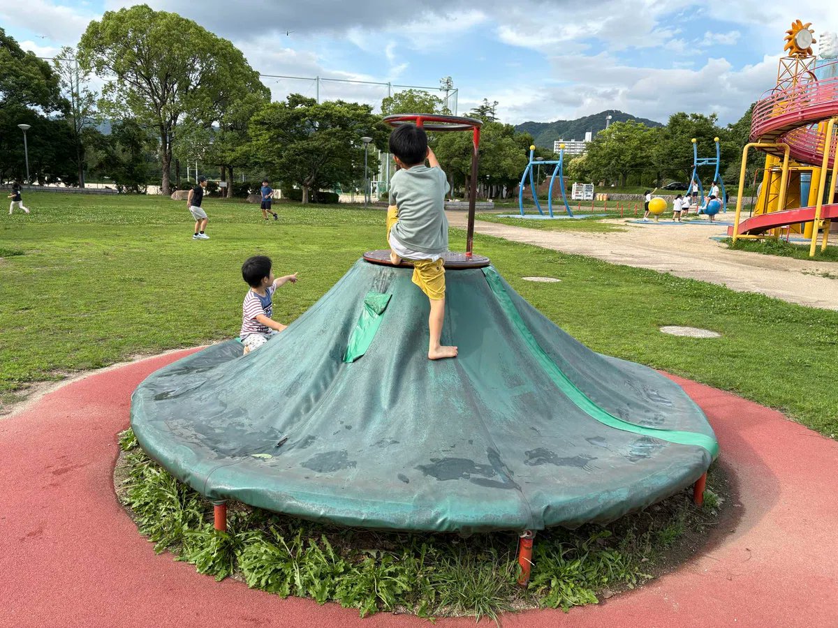ShunanCity's tweet photo. 【周南市市民ライター新着記事】歩き始めから小学生まで楽しめる！周南市の「周南フレンドパーク」体験レポ｜hokkori_mama_dh

記事はこちらから↓
https://t.co/GY1adAAxCB https://t.co/1OXCUQcVjm