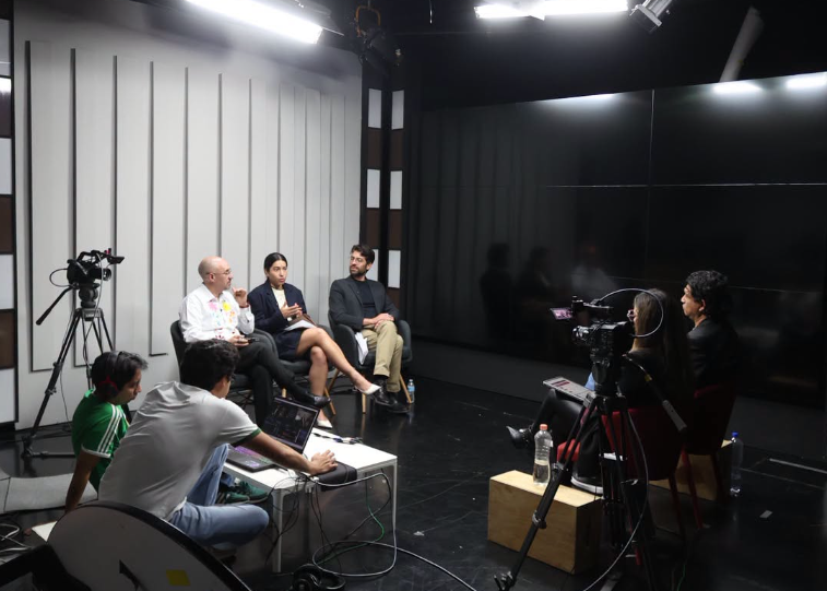 octaviodlatorre's tweet photo. 🎙️ Siempre es un gusto participar en espacios donde el diálogo se convierte en ideas y las ideas en oportunidades.

Gracias a Grupo Expansión por la invitación para compartir este conversatorio junto a Manola Zabalza Aldama y Ángel Augusto Tamariz Sánchez.

⚽ Hablamos del legado económico del Mundial 2026 y de cómo podemos convertir ese impulso en más turismo, más comercio, más servicios y más oportunidades para los negocios familiares. 🇲🇽

Sigamos construyendo un México donde el crecimiento llegue a quienes todos los días abren las puertas de sus negocios. 🤝

#GrupoExpansión #Mundial2026 #NegociosFamiliares