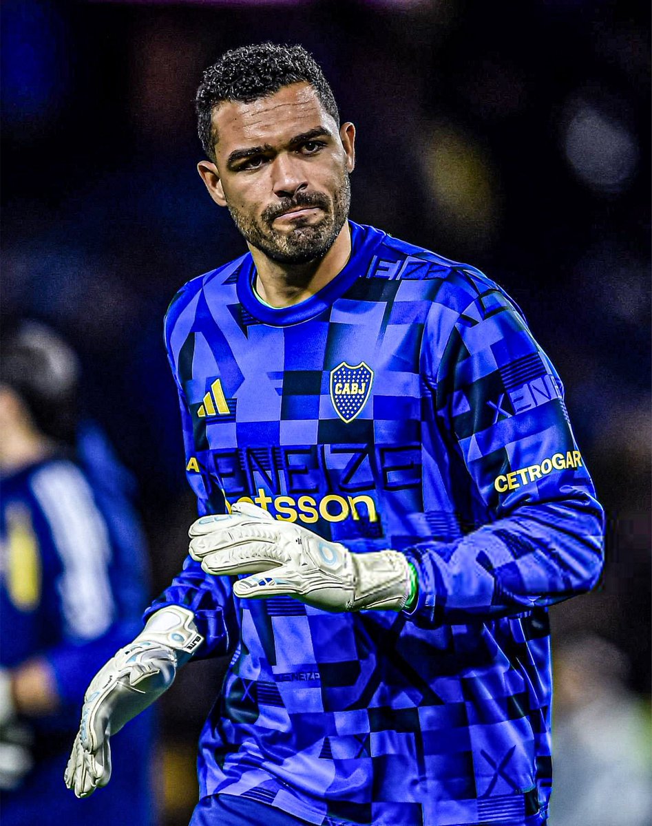 AtaqueFutbolero's tweet photo. 🪜🇦🇷🇨🇴 Álvaro Montero se convierte en el ARQUERO MÁS ALTO (2.01m) en la HISTORIA de Boca Juniors.

Vía @EmilianoRaddi. https://t.co/5lxKYpvvDT