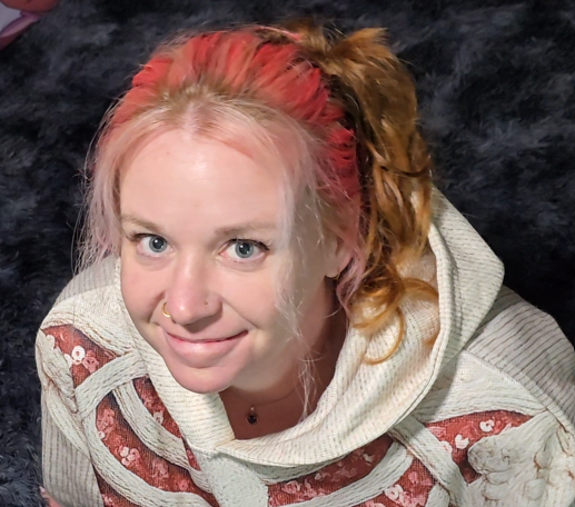 ladyamythyst11's tweet photo. Yes, my eyes are pretty...

But I think there are a couple of other things worth looking at too. 🤭��
#fansly #nsfwtwtًً  #altgirl #tattooedredhead https://t.co/bC2eRb61Qa