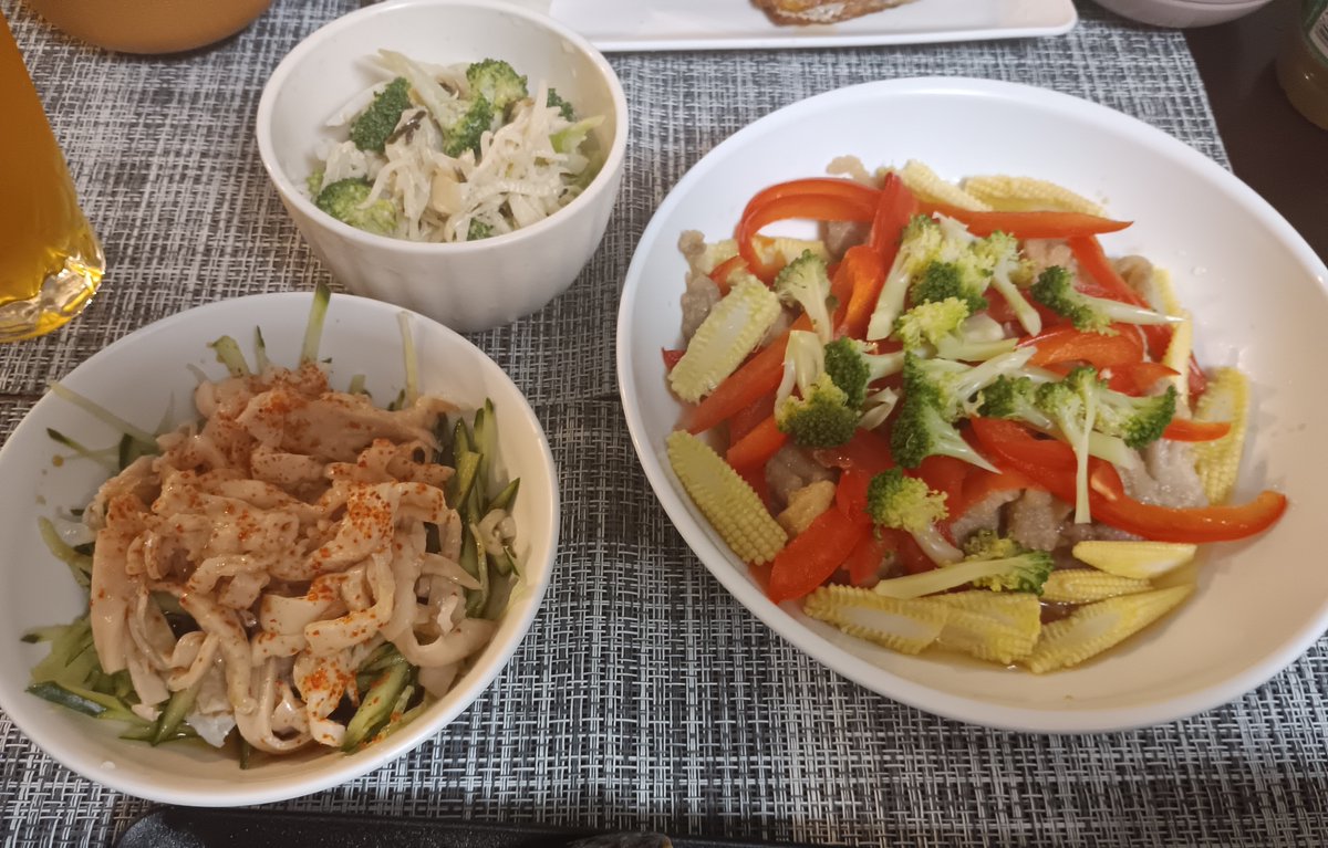 makominko's tweet photo. コーンご飯炊きました🌽
後は鶏肉の南蛮漬けと鶏皮ポン酢と灰干しの鯖と焼きナスのお味噌汁��大根サラダ
鯖が脂乗っててめっちゃ美味しかった
とにかく野菜を美味しくたくさん食べて欲しいのです！
（2人の先日の健康診断の結果の影響大！！）
#みんごはん https://t.co/YL3jjuEzrm