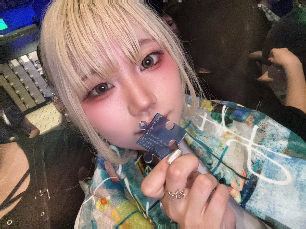Rushuuu19's tweet photo. おいしくるメロンパン！
圧倒されると涙が出そうになる。
そんなライブ https://t.co/wehiPqbiML