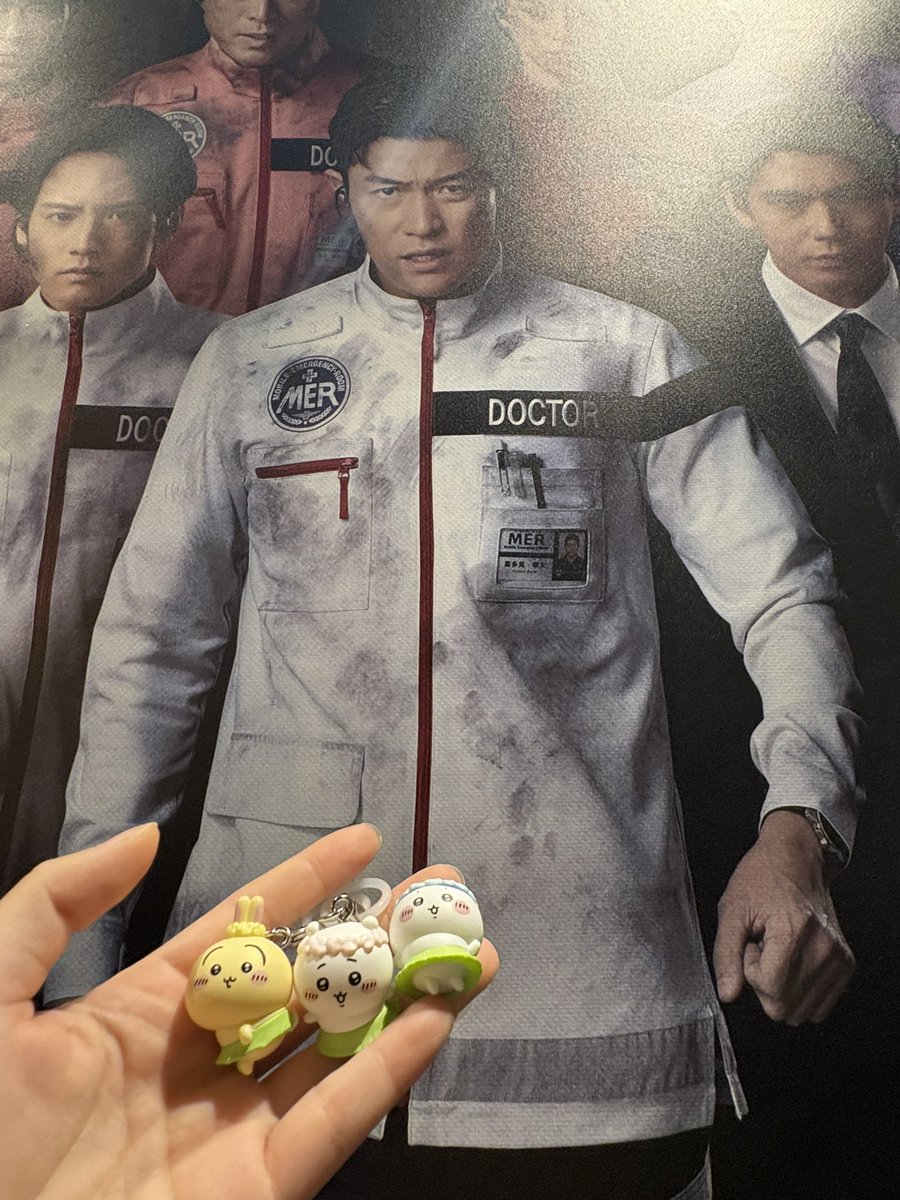 r_ttta's tweet photo. ちいかわ映画で隣の人急に泣き出したら彼氏に抱きつき始めたんだけど
ちいかわだよ？なんか…あの…どこかでときめいたんか⁇
だからうちの彼氏にめじるし報告しておいたw
凛々しすぎる〜www https://t.co/ljrNb0okTp