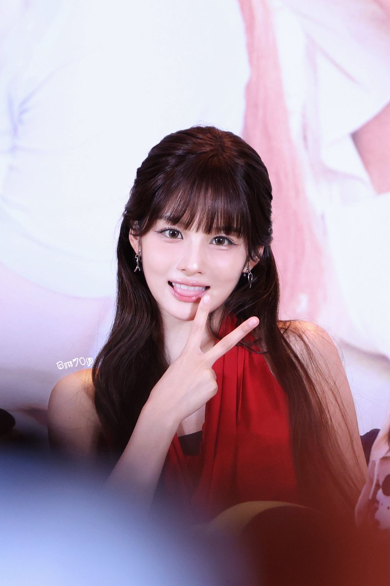 6m70p_xx's tweet photo. 20260723 MS
✌🏻

#NMIXX #엔믹스 #SULLYOON #설윤 https://t.co/ooHzQLb8GO