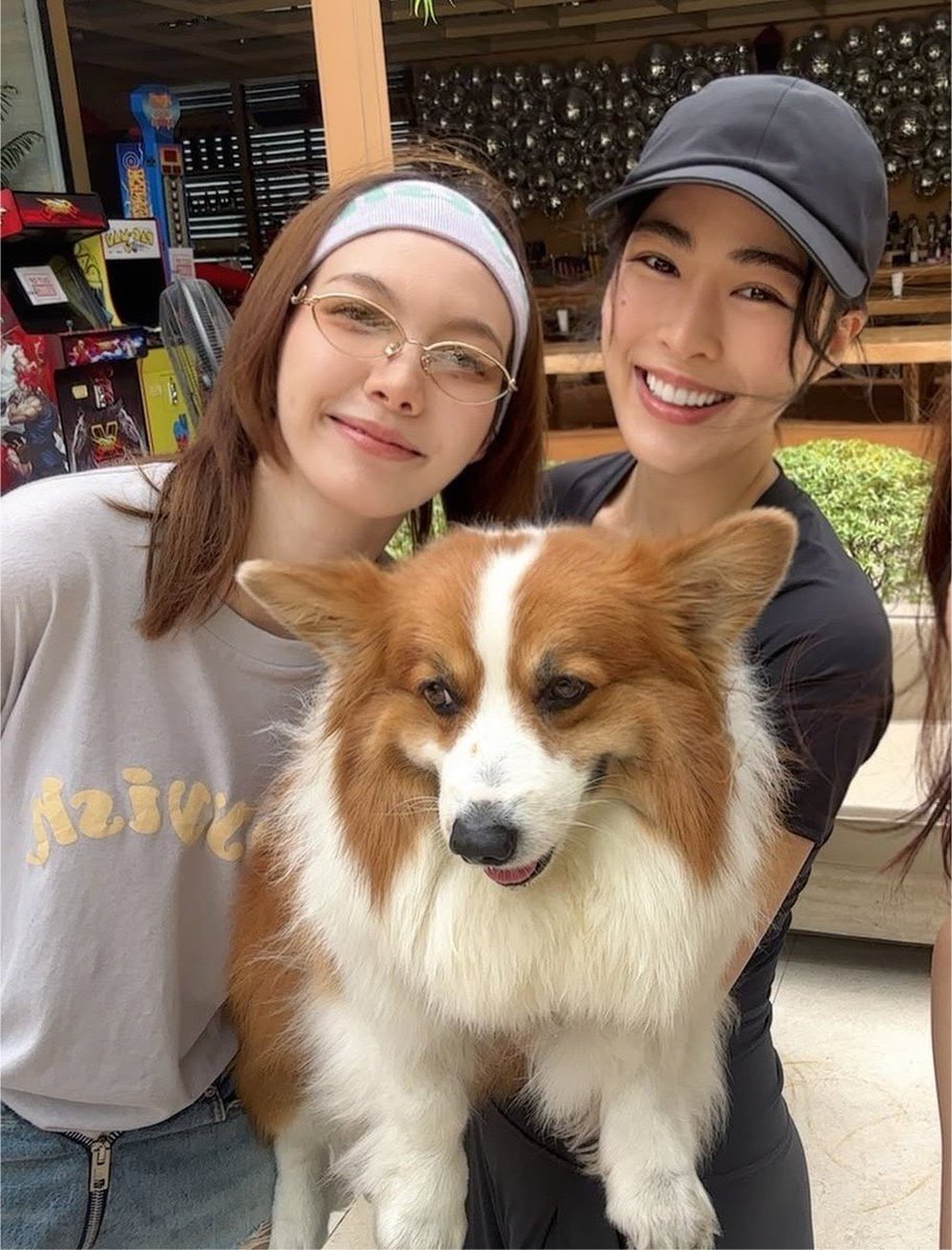 jamekwong's tweet photo. More pic of LingOrm at the coffee date yesterday omg 😭😭 they look so domestic wifey

LINGORM IS REAL https://t.co/c5fc8W3wLr
