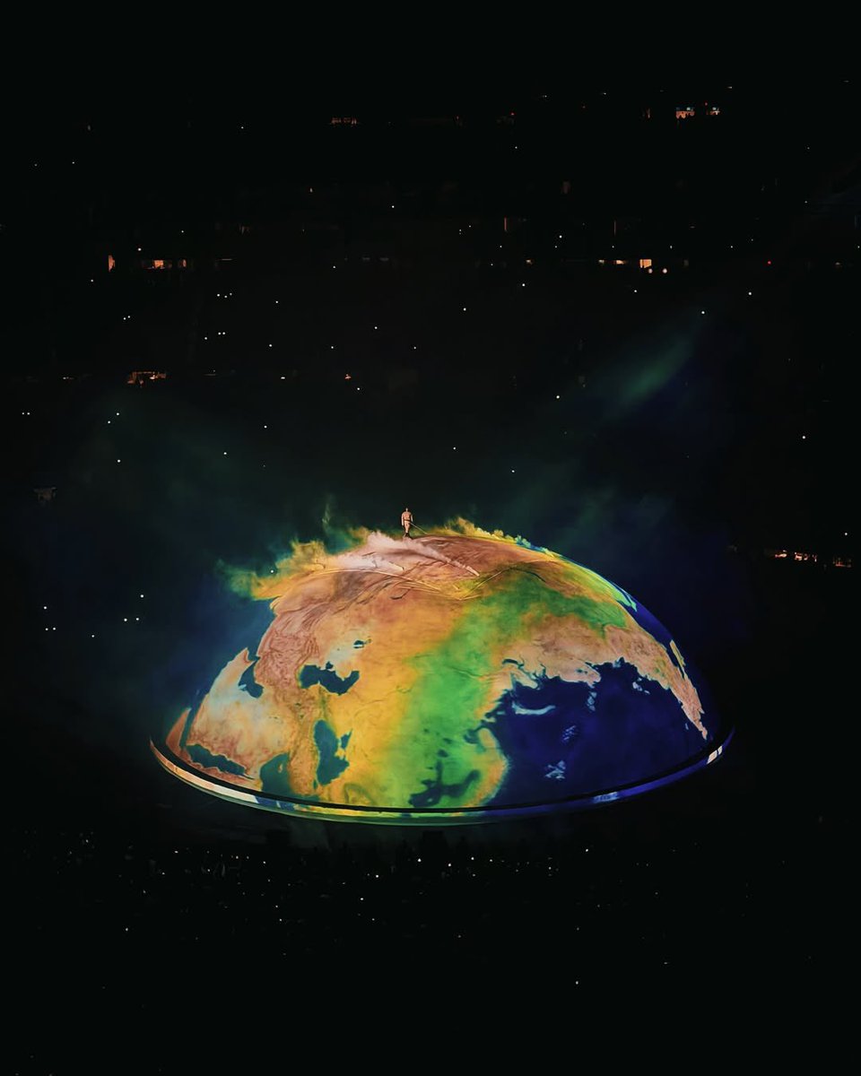 HipHopAllDay's tweet photo. Ye's back-to-back shows at SoFi stadium have officially broken records with each night grossing $16.3M and being attended by over 70,000 fans 🔥🏟️

▫️Highest-grossing concert ever by a rapper
▫️Most tickets sold by a rapper for a single US concert https://t.co/23kCrQaY3A