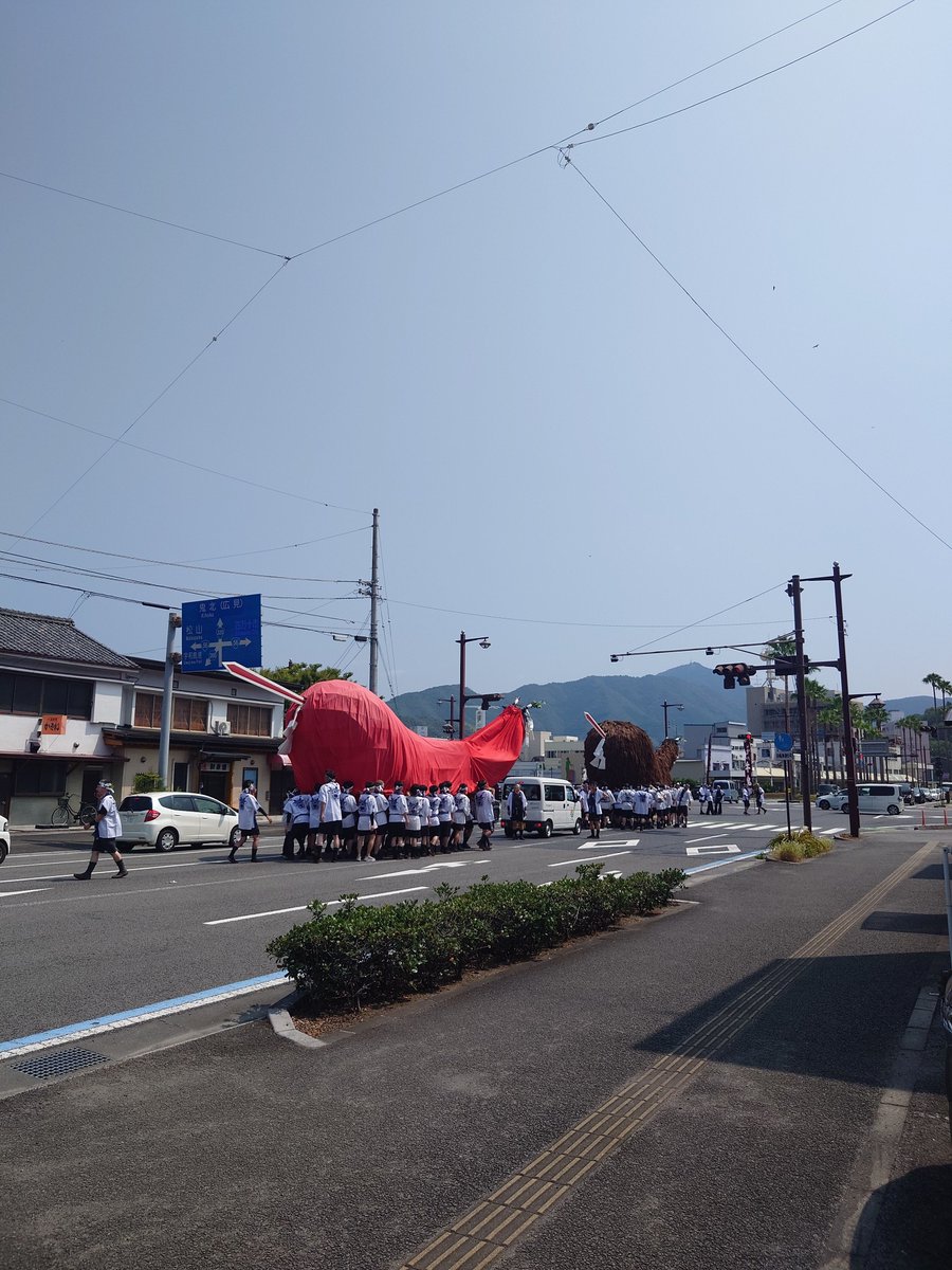 kuritarou13's tweet photo. お尻がキュートな、信号待ちする牛鬼。 https://t.co/1ACs2KX1Fd