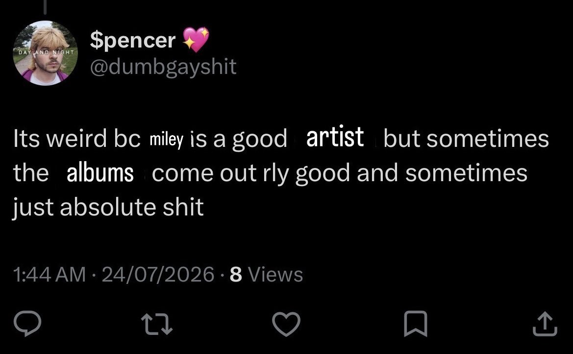 violetchvmistry's tweet photo. @dumbgayshit no bc my 13 pro does the same but also waittttttt https://t.co/ys2RHtxOYR