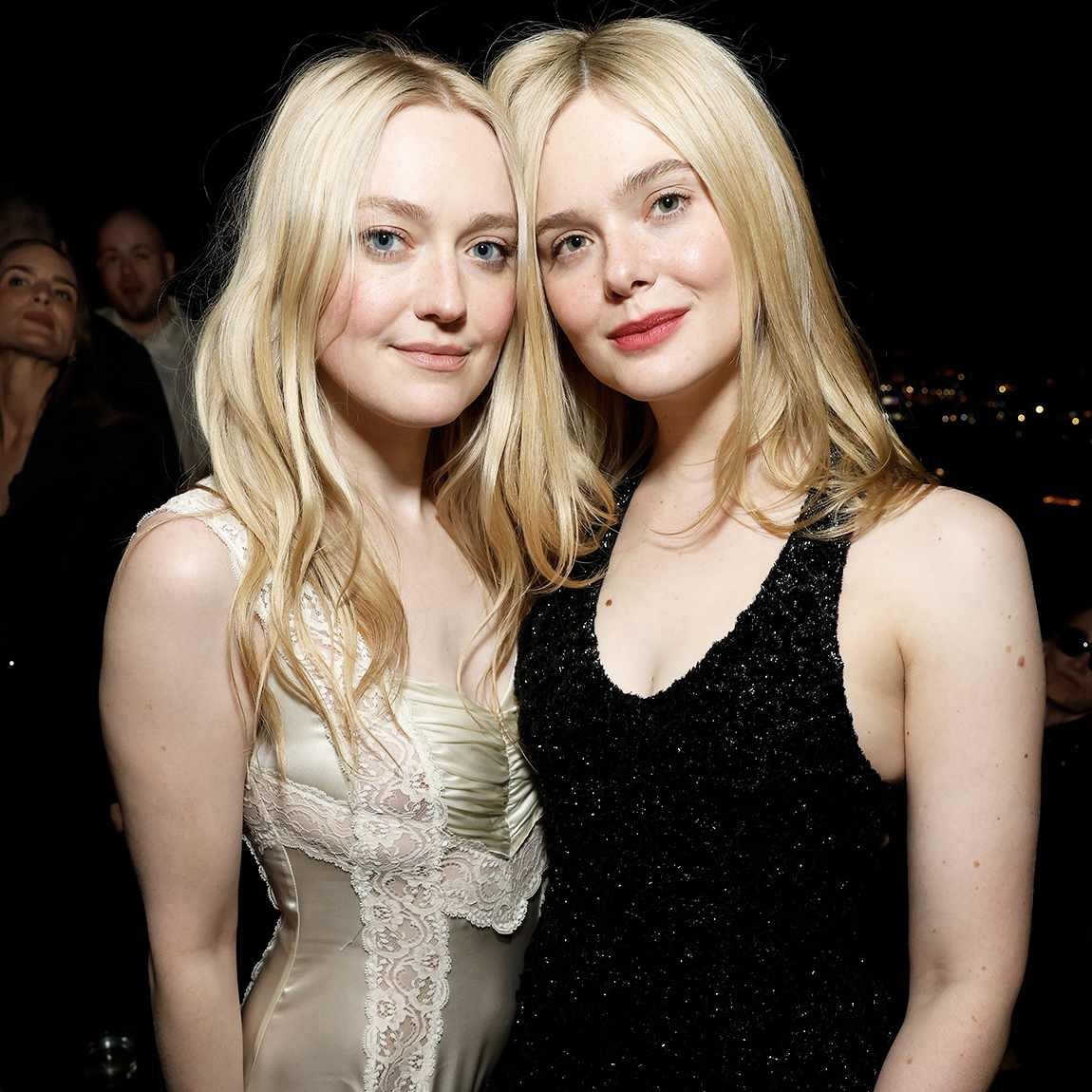 PopCrave's tweet photo. Dakota and Elle Fanning will both be honored with a star on the Hollywood Walk of Fame. https://t.co/TLxwDIOio4