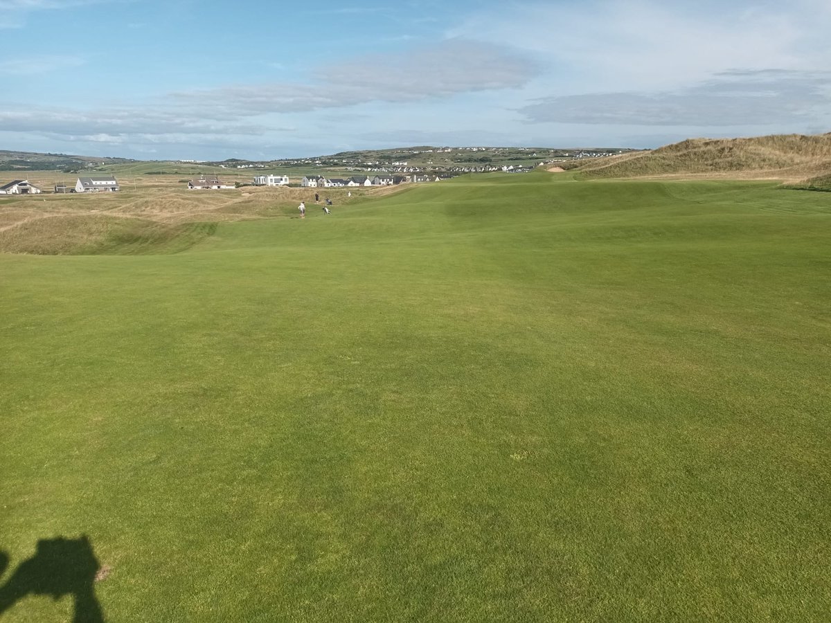 DrTimOBrien's tweet photo. @IrishGolfDesk @LahinchGolfClub Love a links course with watered green fairways.  South of Ireland then Walker cup. Let’s go!!!!! https://t.co/QeYzRM8FXC