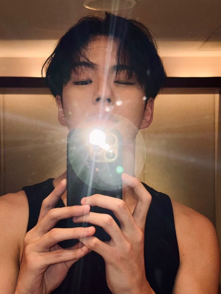 chaezeeel's tweet photo. @jjjwoo28 jaehyuk mirror selca >>>

Jaehyuk’s 25 Golden Years
#25SweetSeasonsWithJaehyuk
#스물다섯_다정한_재혁이의_봄
#ジェヒョクと過ごす甘い夏 https://t.co/3Q6f5sh65k