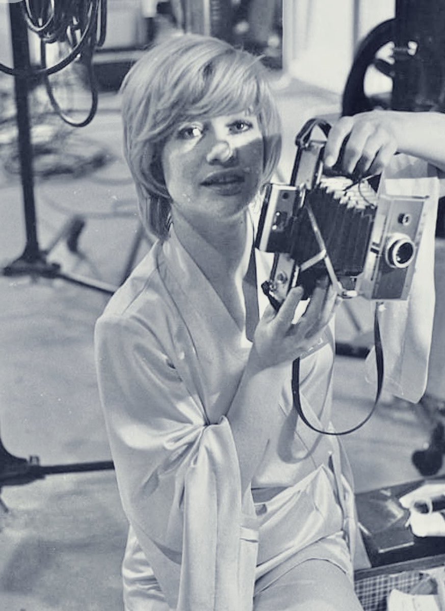 johnkoenigcmdr's tweet photo. Behind the scenes with Judy Geeson as Regina
#Space1999 #AnotherTimeAnotherPlace #bts https://t.co/UzYX7GlyVM