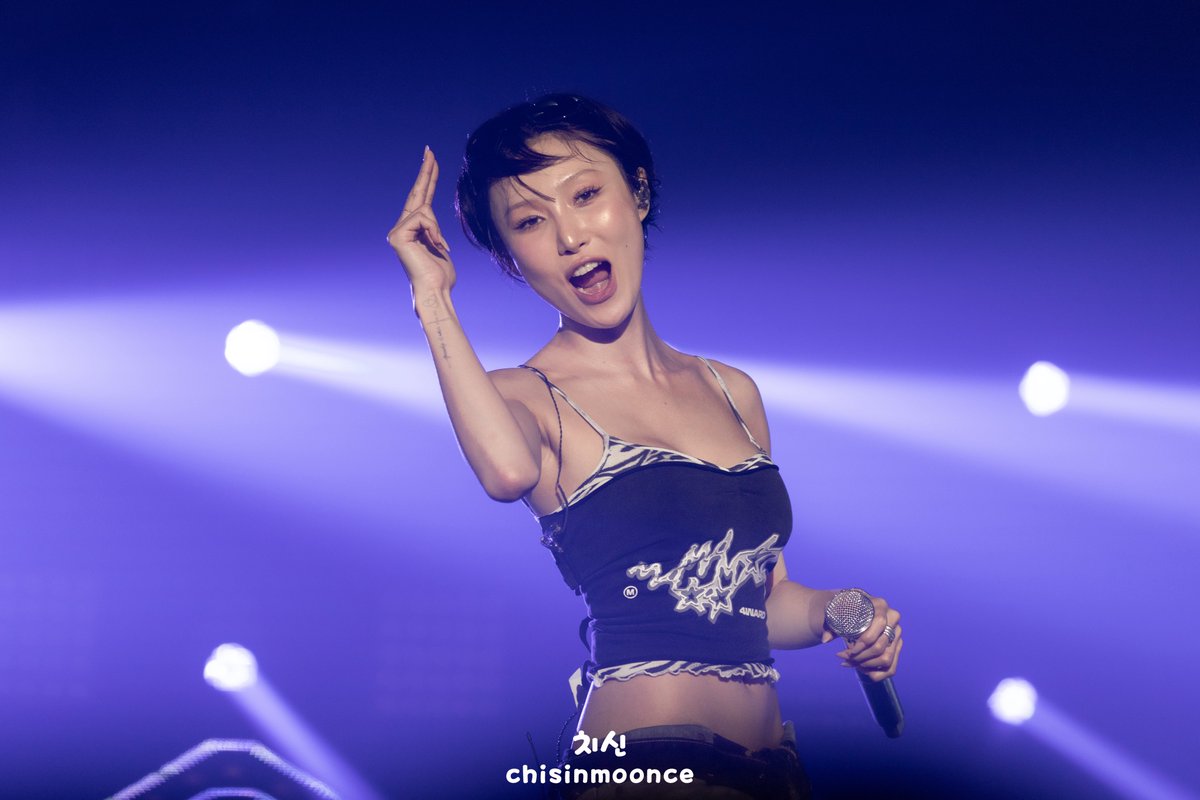 chisinmoonce's tweet photo. 260619 4Ward 서울 콘서트
#마마무 #화사 https://t.co/TiYklMqhhD