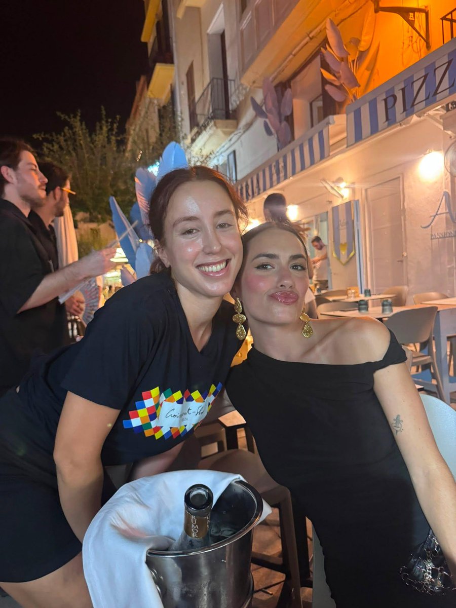 laliinfooficial's tweet photo. Lali en Ibiza https://t.co/tu9mHNYRB7