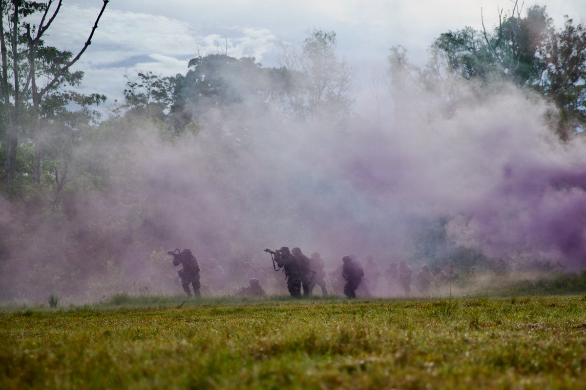 USPACOM's tweet photo. Side by side 🤝

U.S. Soldiers assigned to the Guam Army National Guard and Oklahoma Army National Guard execute force-on-force tactical engagement training alongside the Malaysian Army’s 5th Infantry Division during Exercise Keris Strike 26.

📍 Malaysia 
📸 Staff Sgt. Leia Tascarini

#USPACOM #USArmy #KerisStrike26 #FriendsPartnersAllies